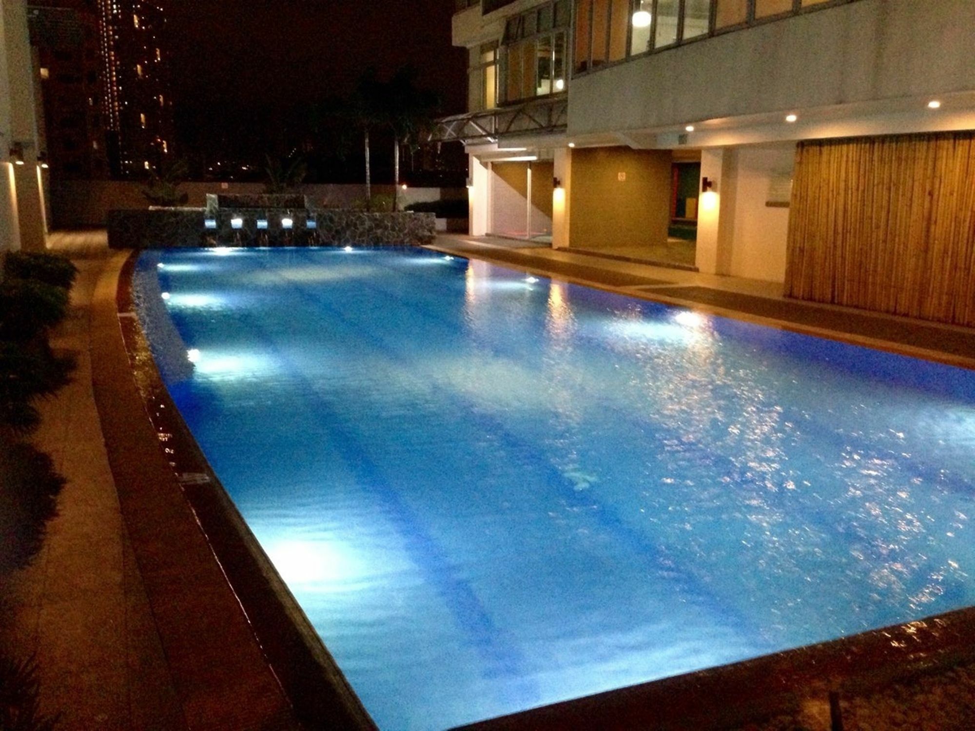 Antel Serenity Suites At Poblacion Makati Makati City ภายนอก รูปภาพ